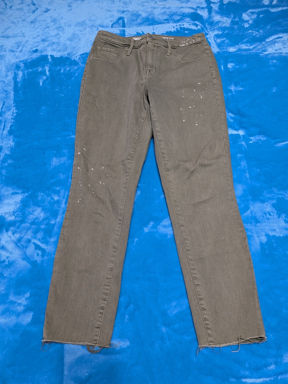 Olive Straight-Leg Jeans with Paint-Splatter Detail 🎨💚